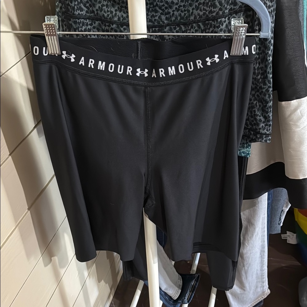 Under Armour Black Bike Shorts with Elastic Waistband